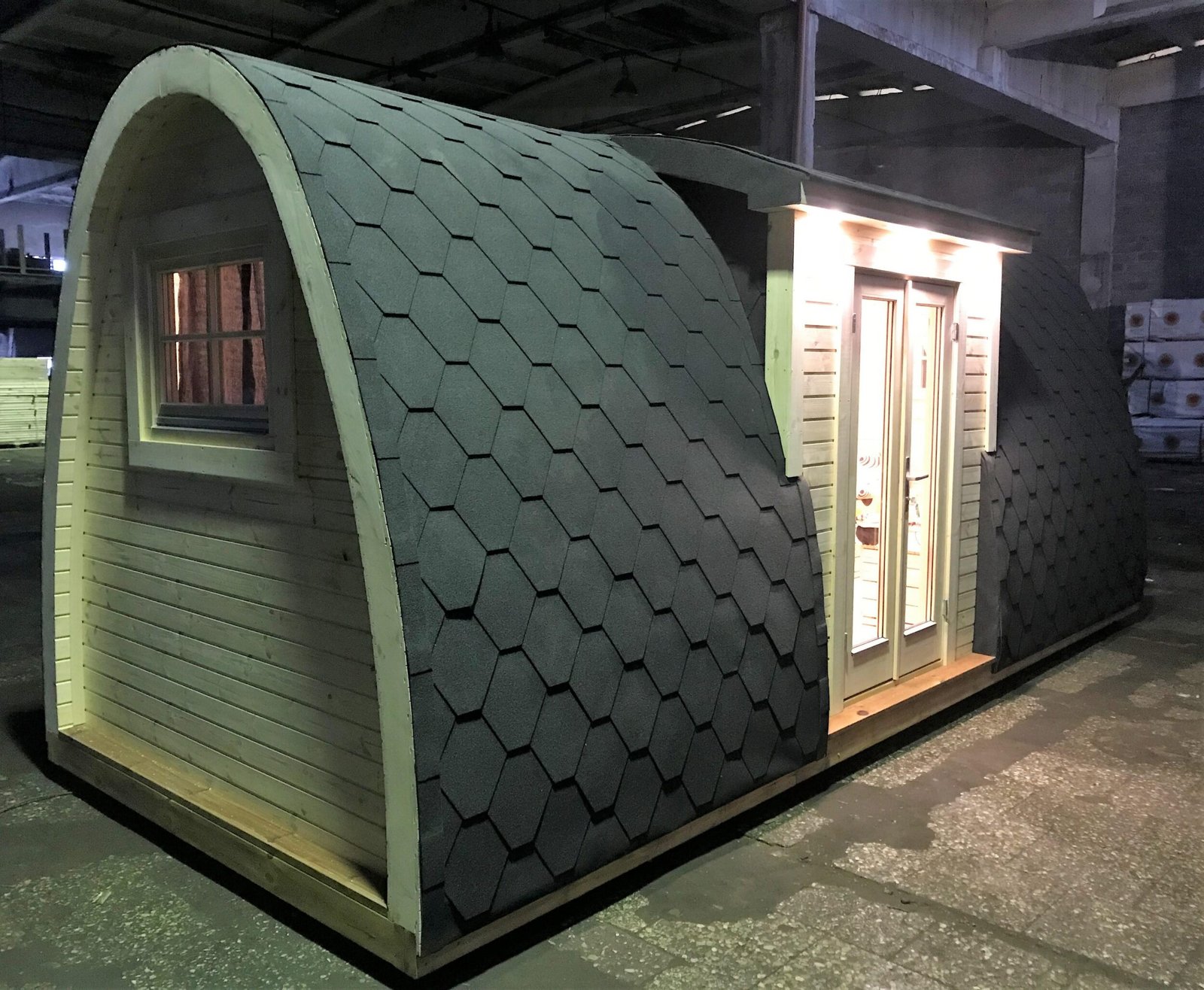 Camping pod for sale in Canada & the USA. Glamping pod for sale with side entrance6,6 m